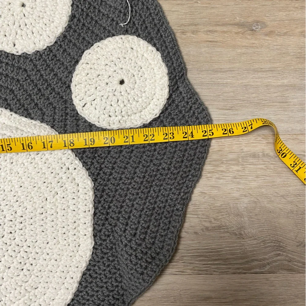 Handmade 25”Gray and White Crochet Paw Print  Throw Rug